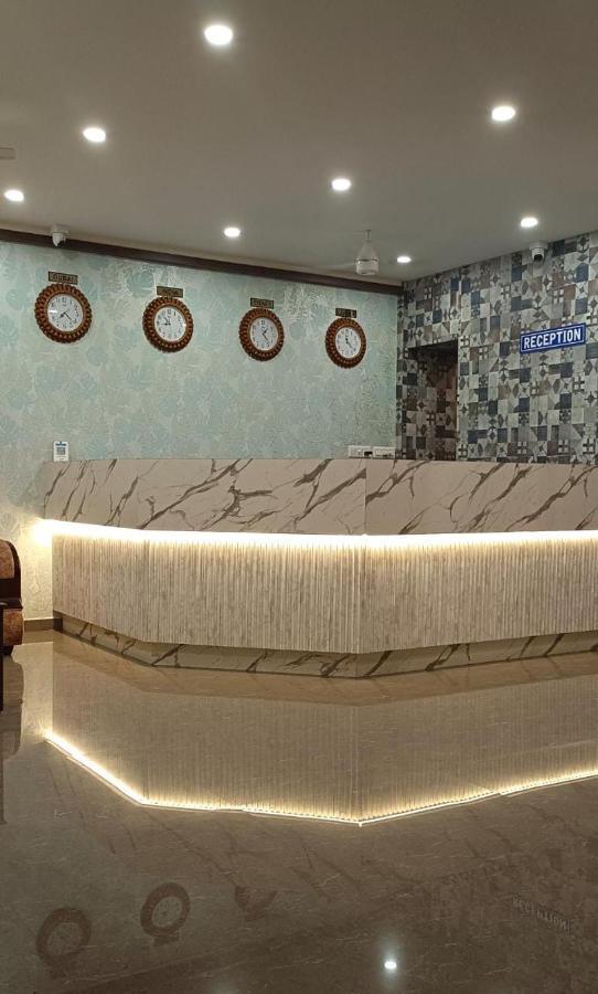 Hotel Rajdhani มังคาลอร์ ภายนอก รูปภาพ